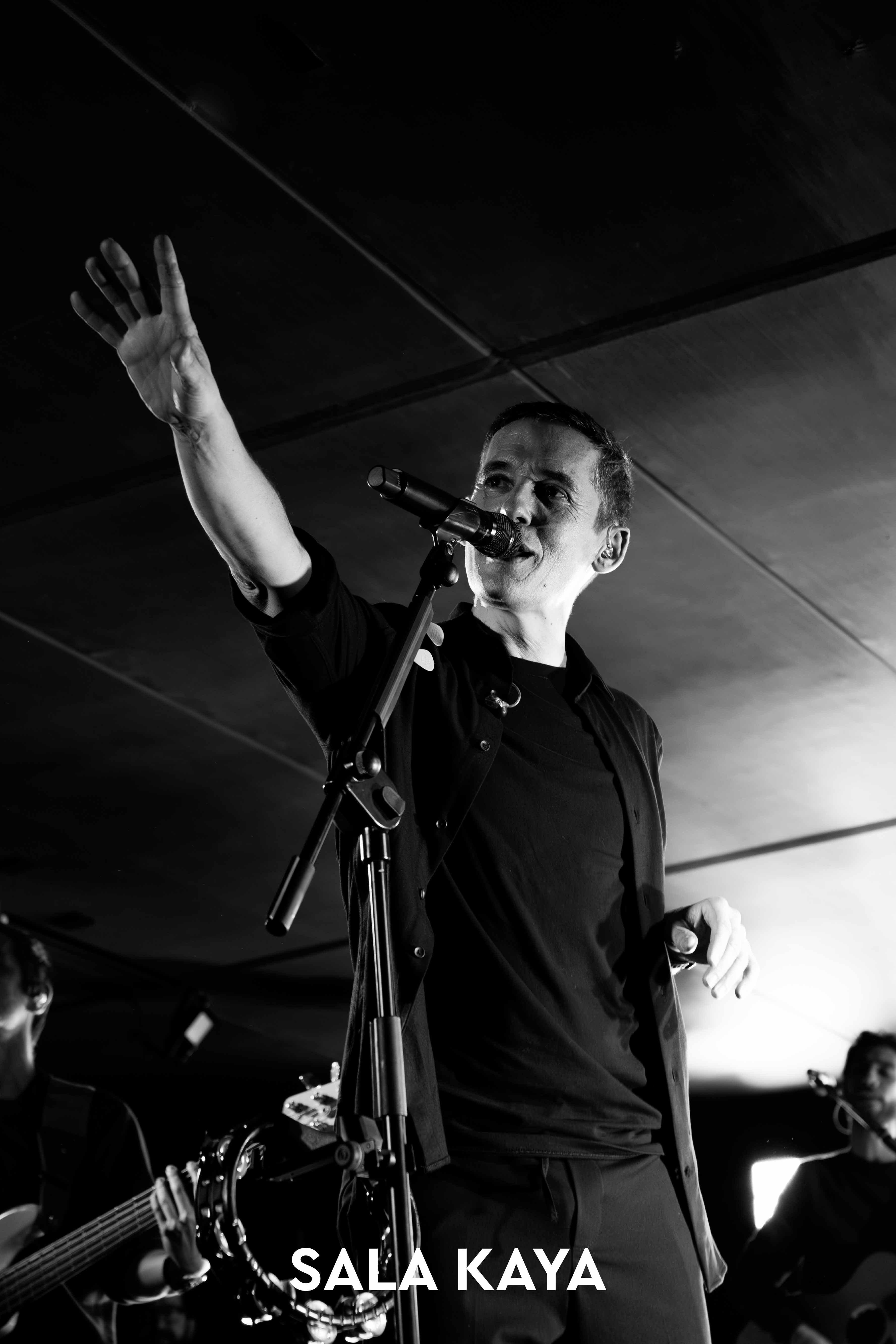 foto de público de MALDITA NEREA