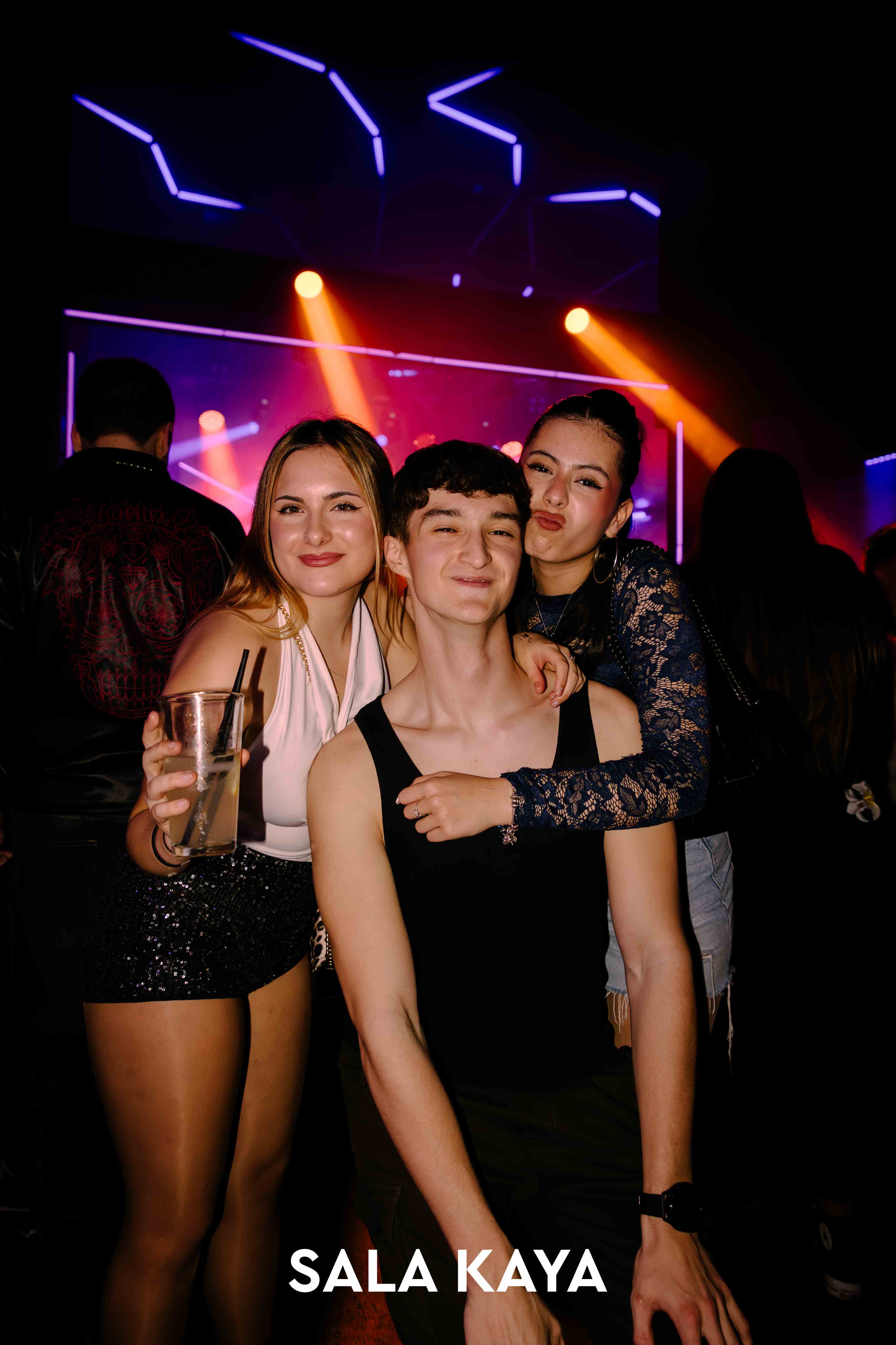 foto de público de METRIKA