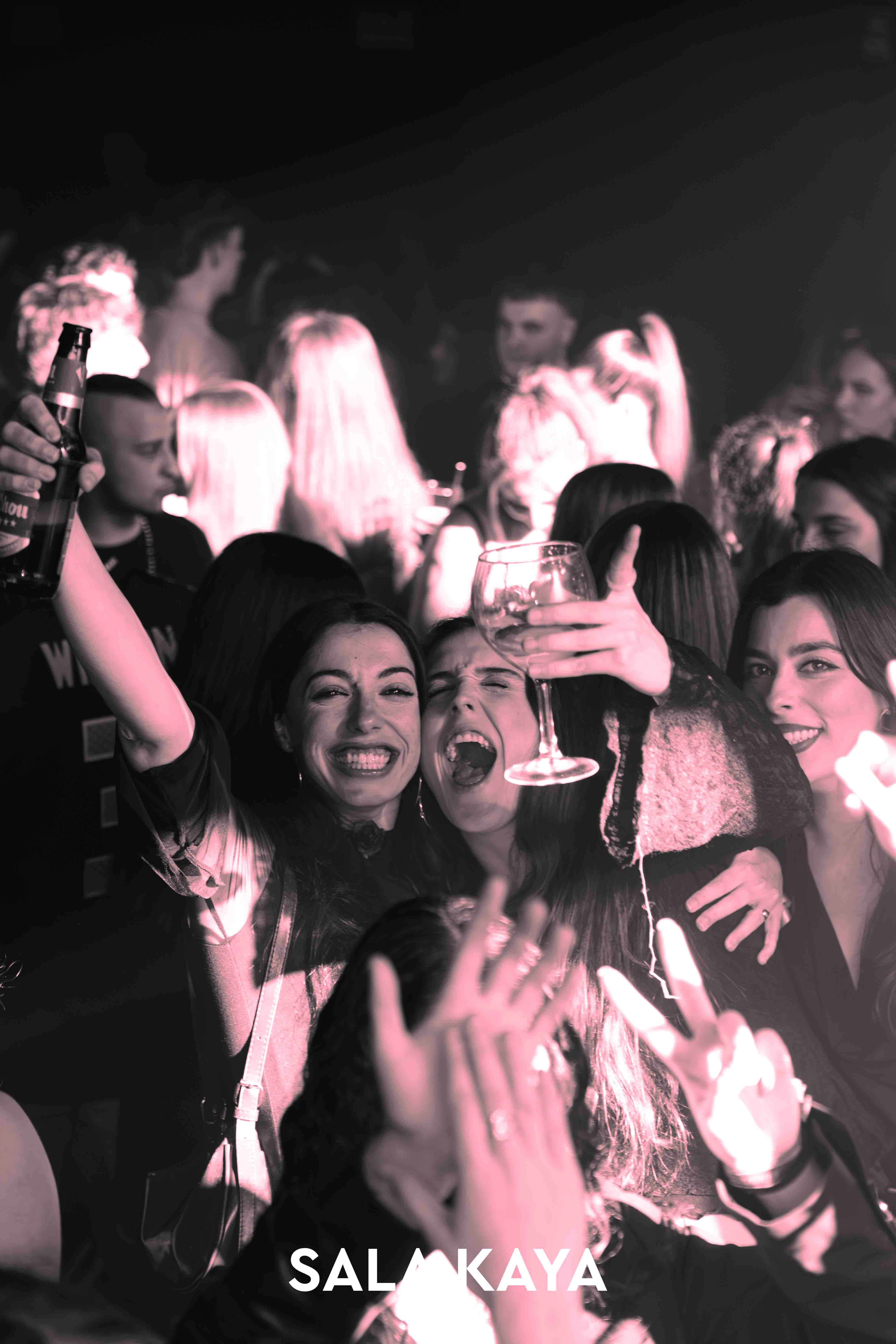 foto de público de METRIKA