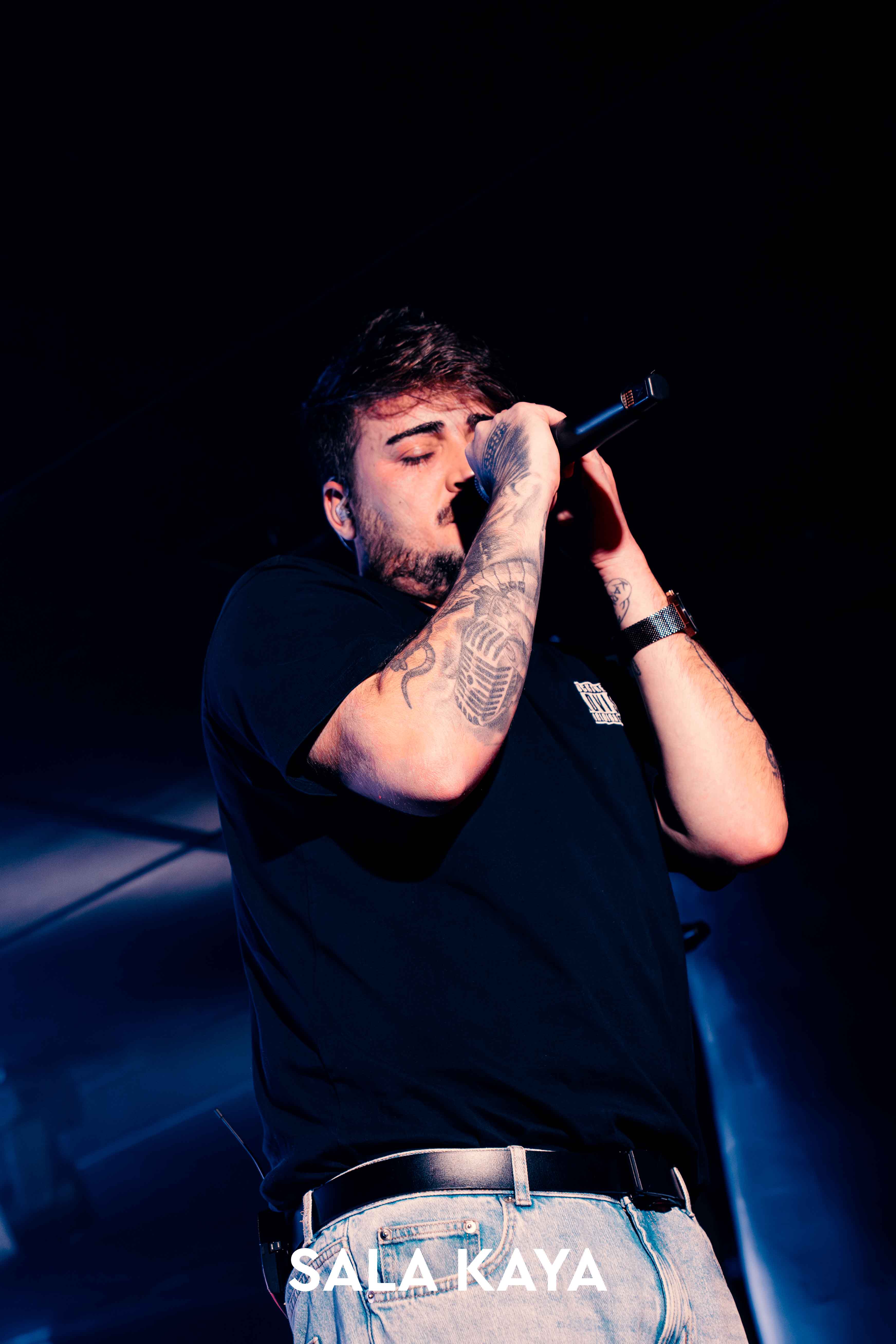 foto de público de NIKONE