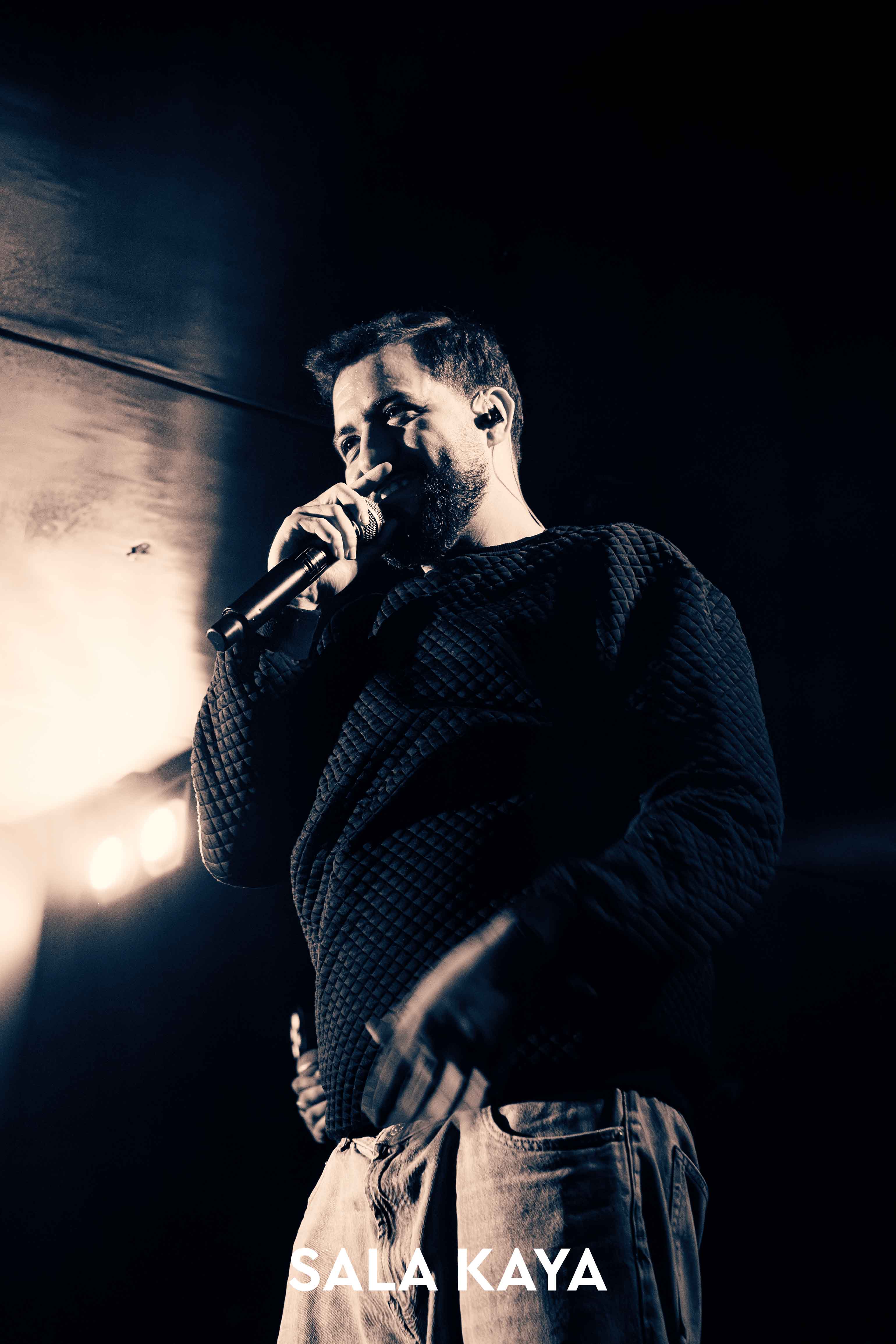 foto de público de NIKONE