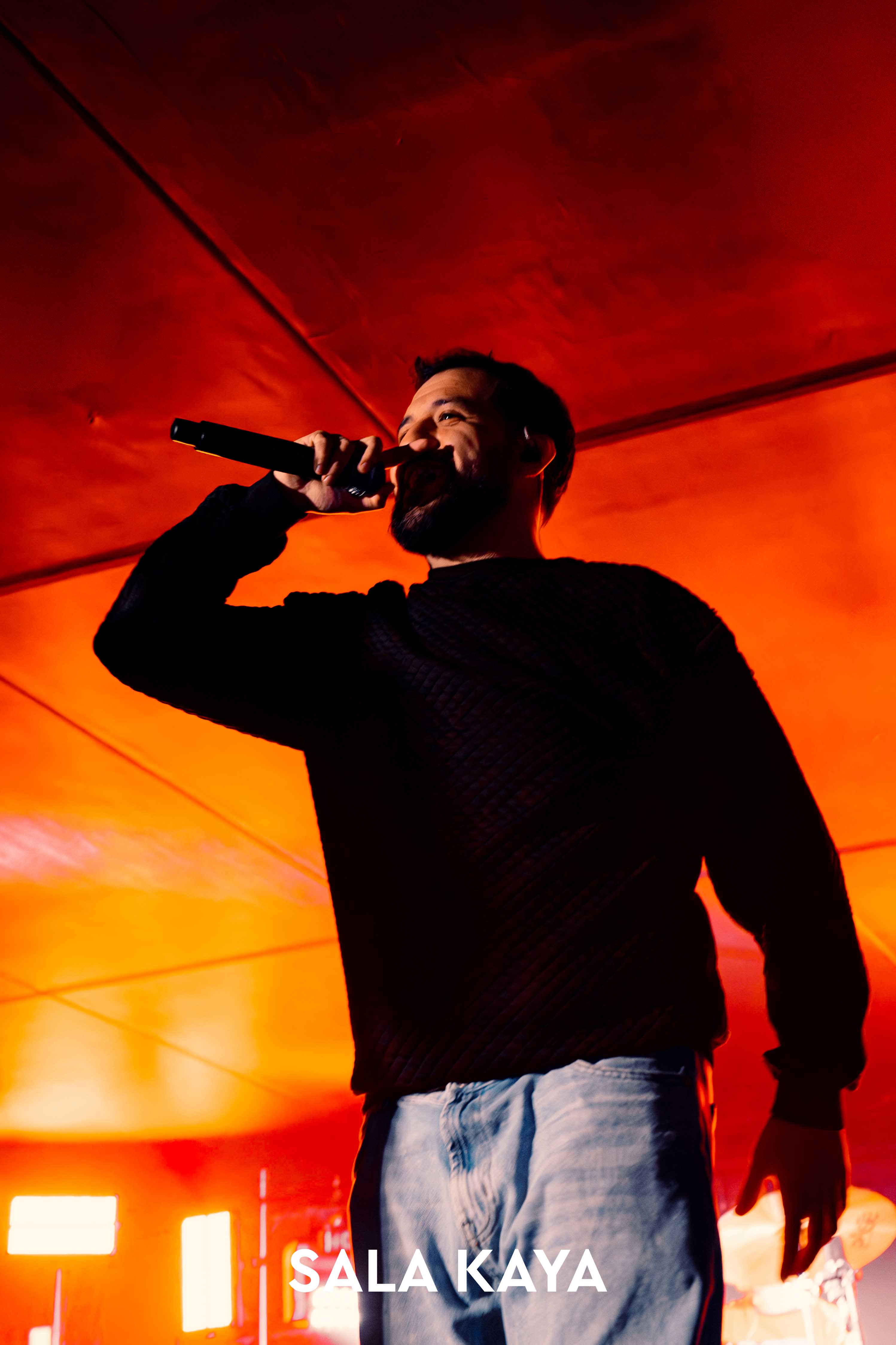 foto de público de NIKONE