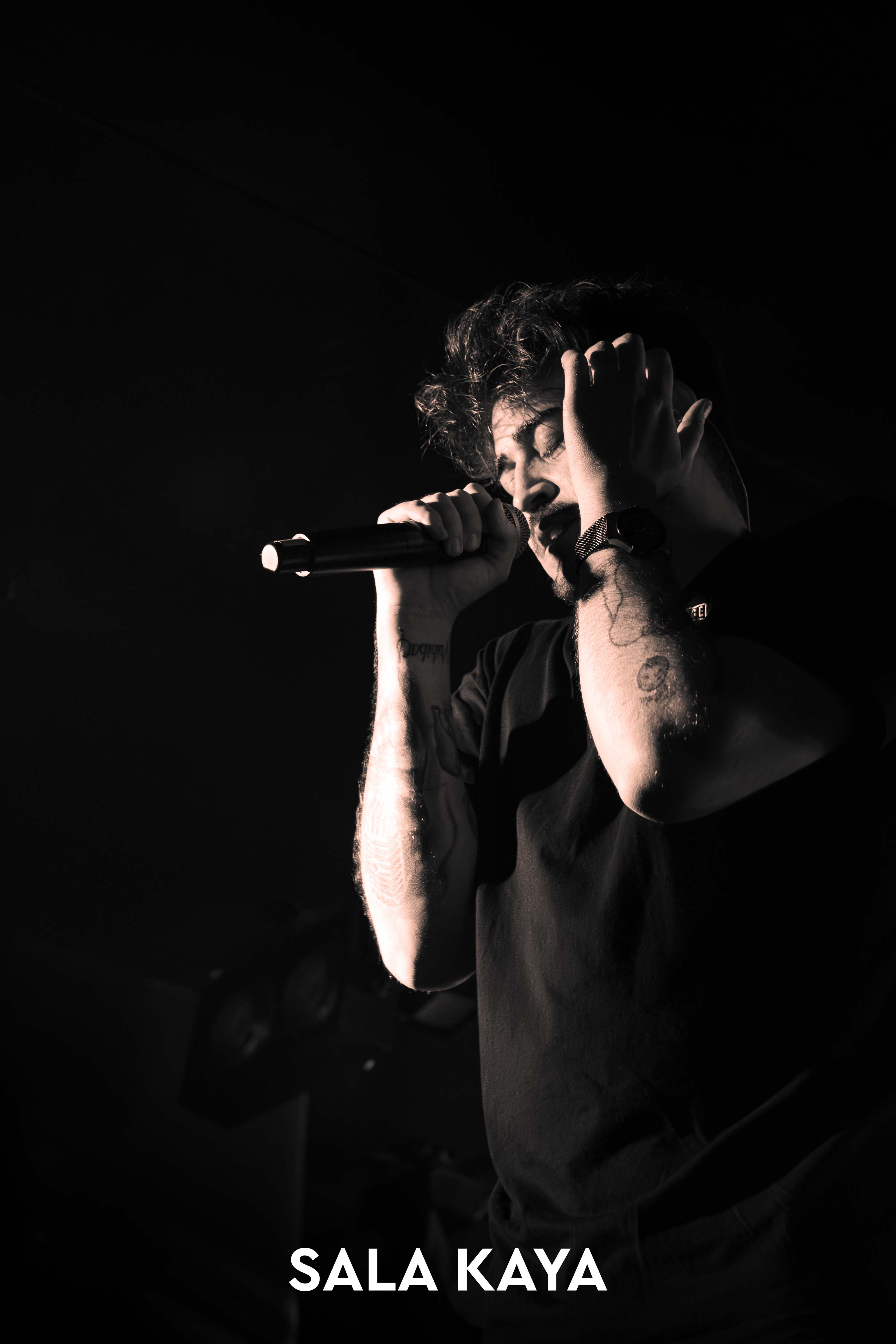 foto de público de NIKONE