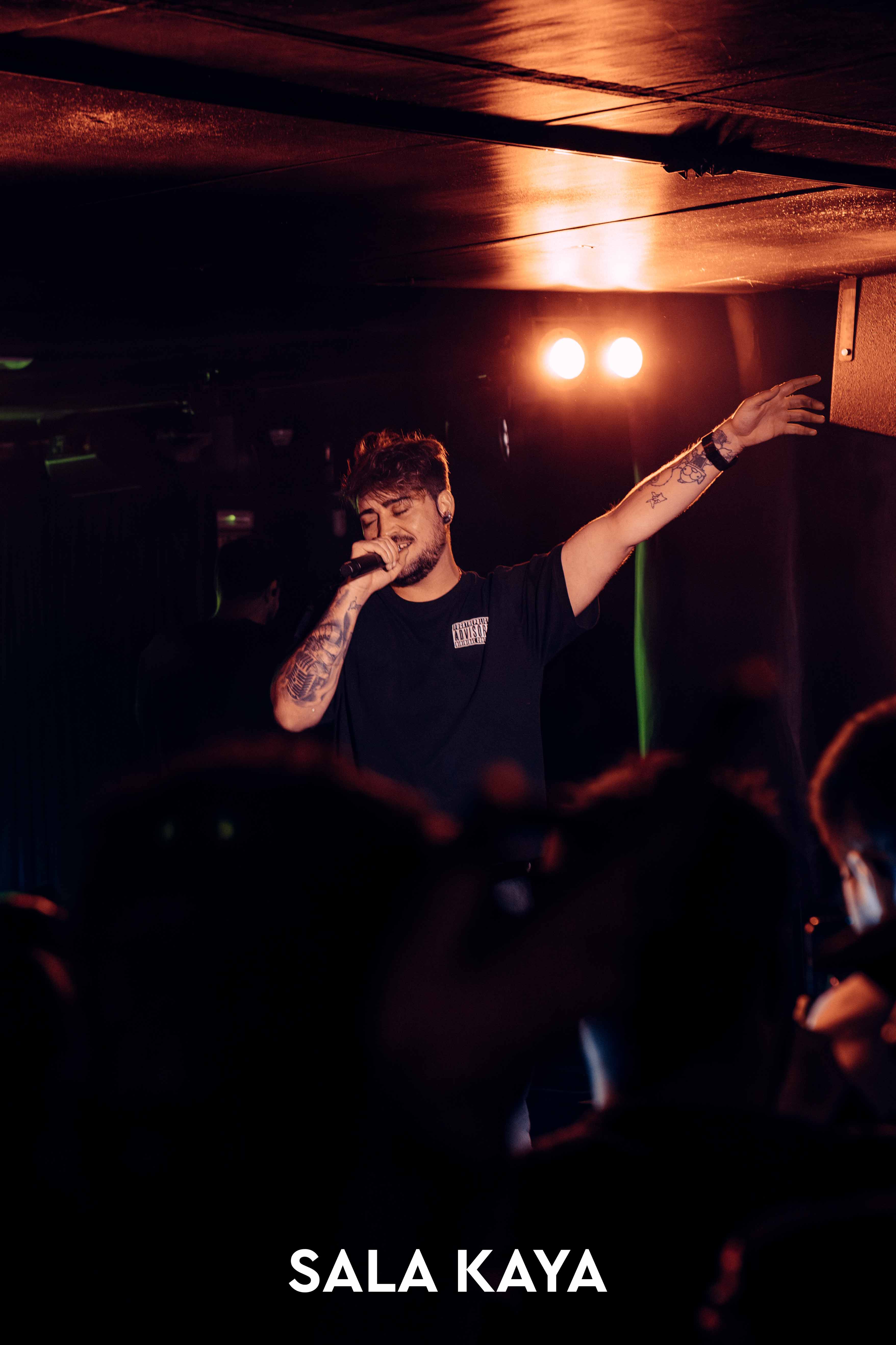 foto de público de NIKONE