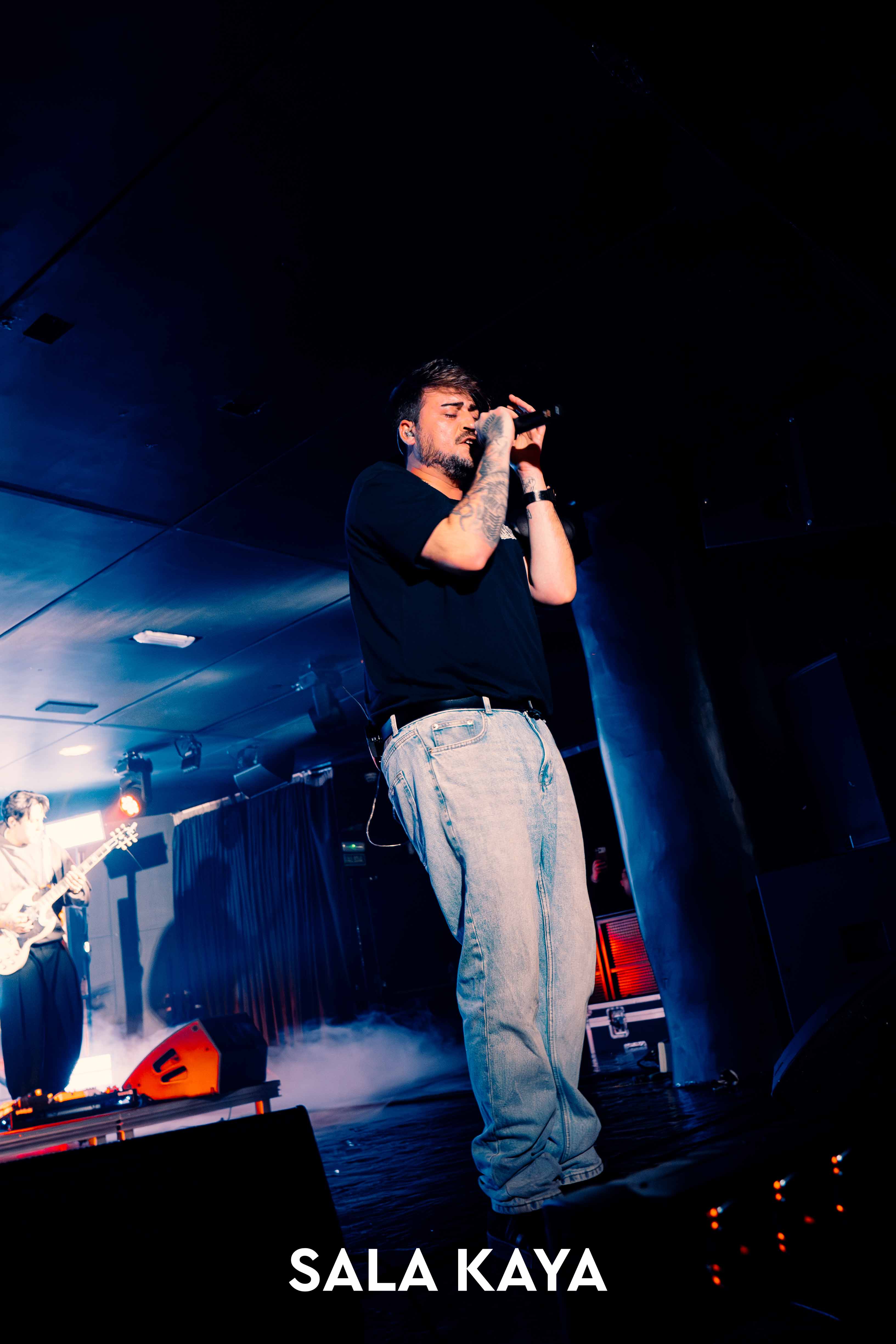 foto de público de NIKONE