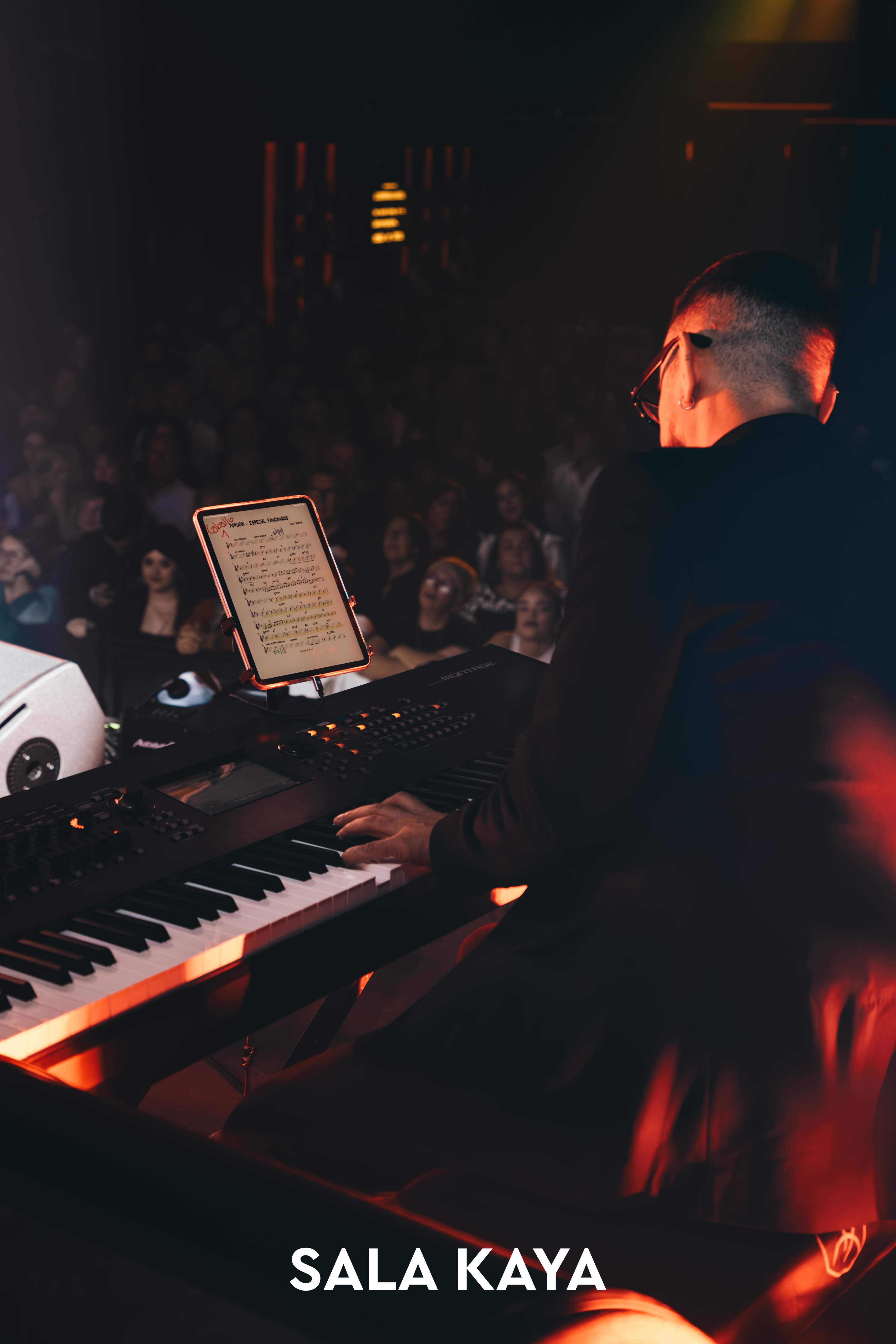 foto de público de PACO CANDELA