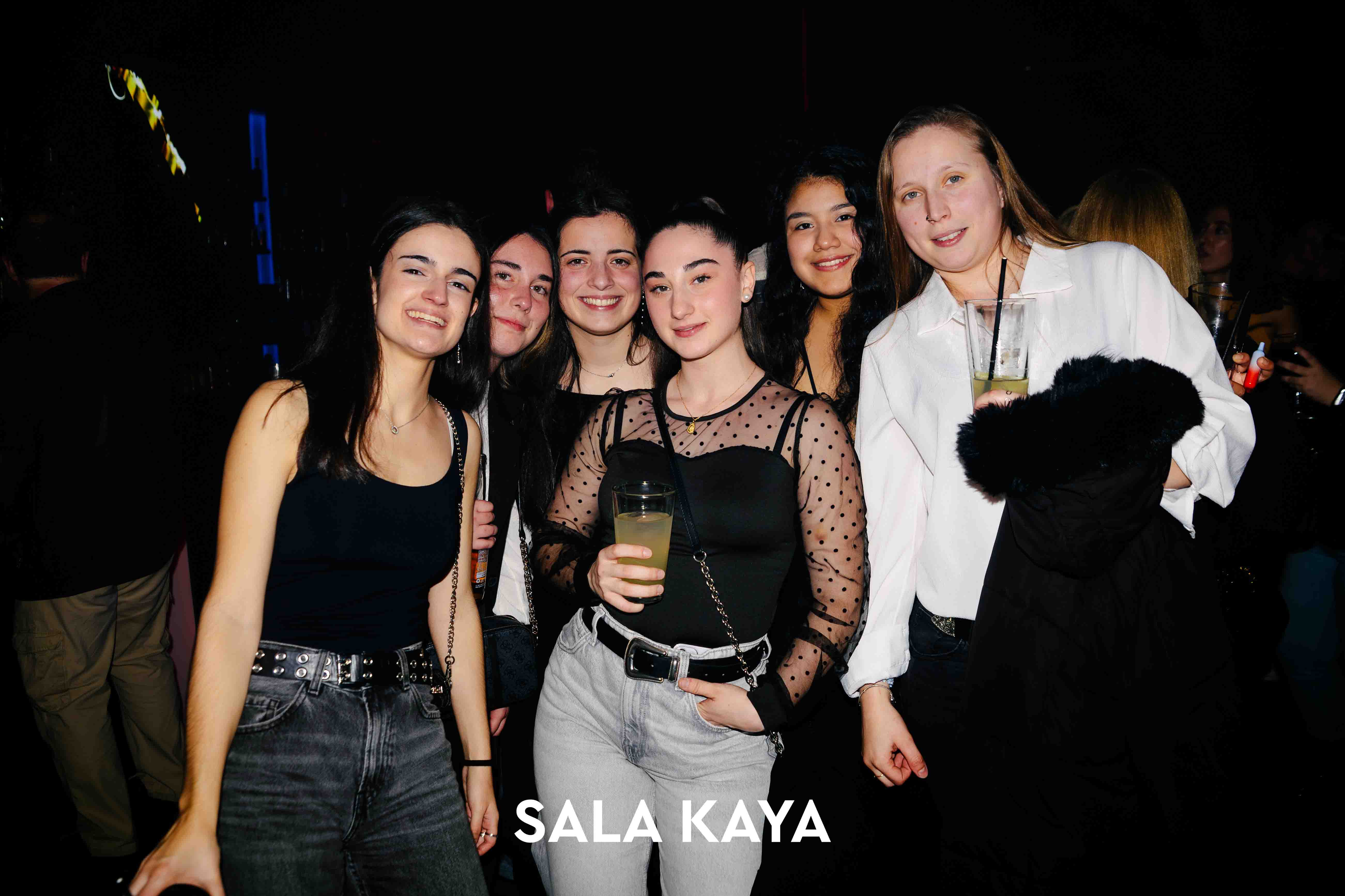 foto de público de REMEMBER REGGAETON VOL.3