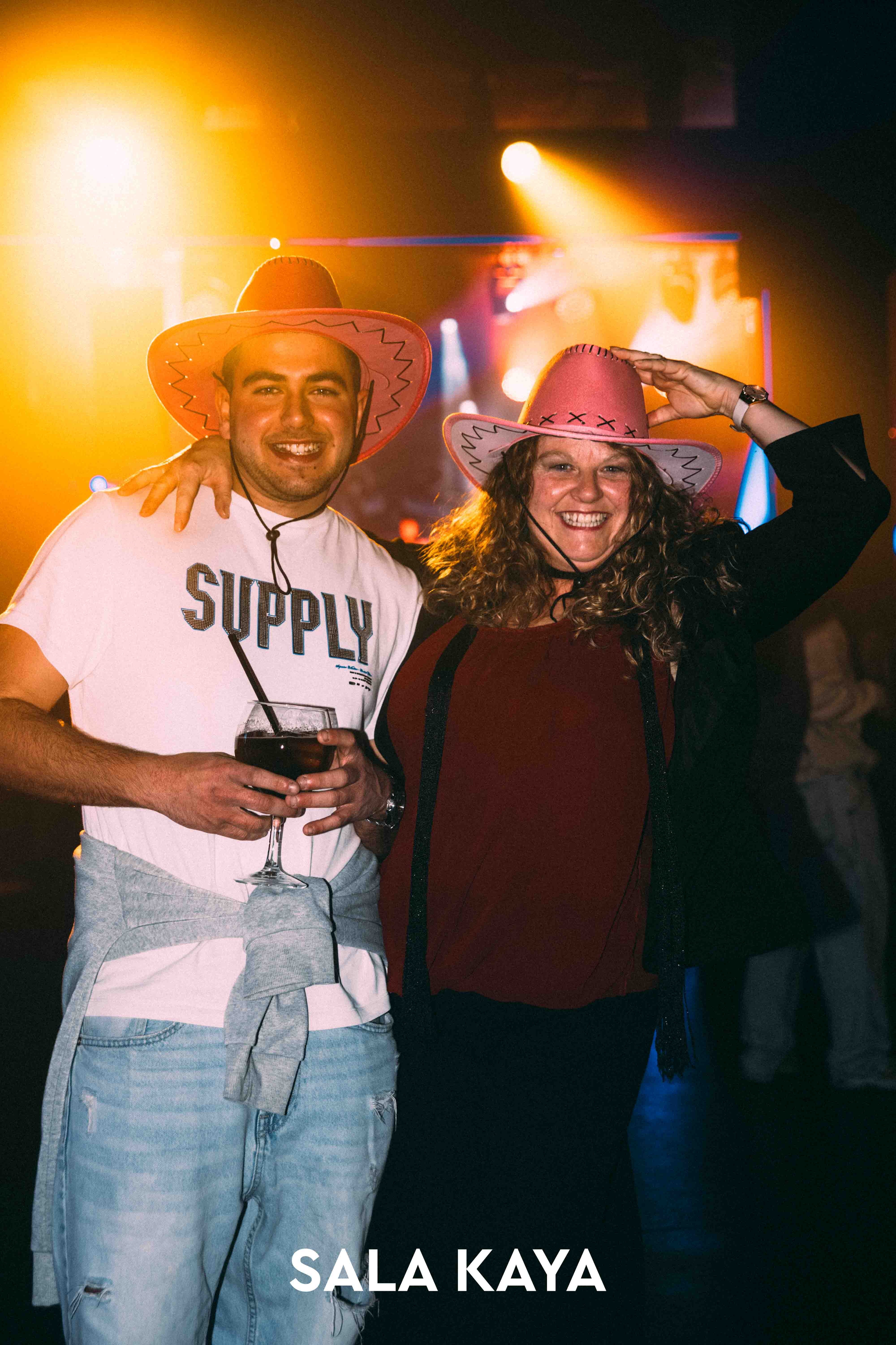 foto de público de RODEO PARTY