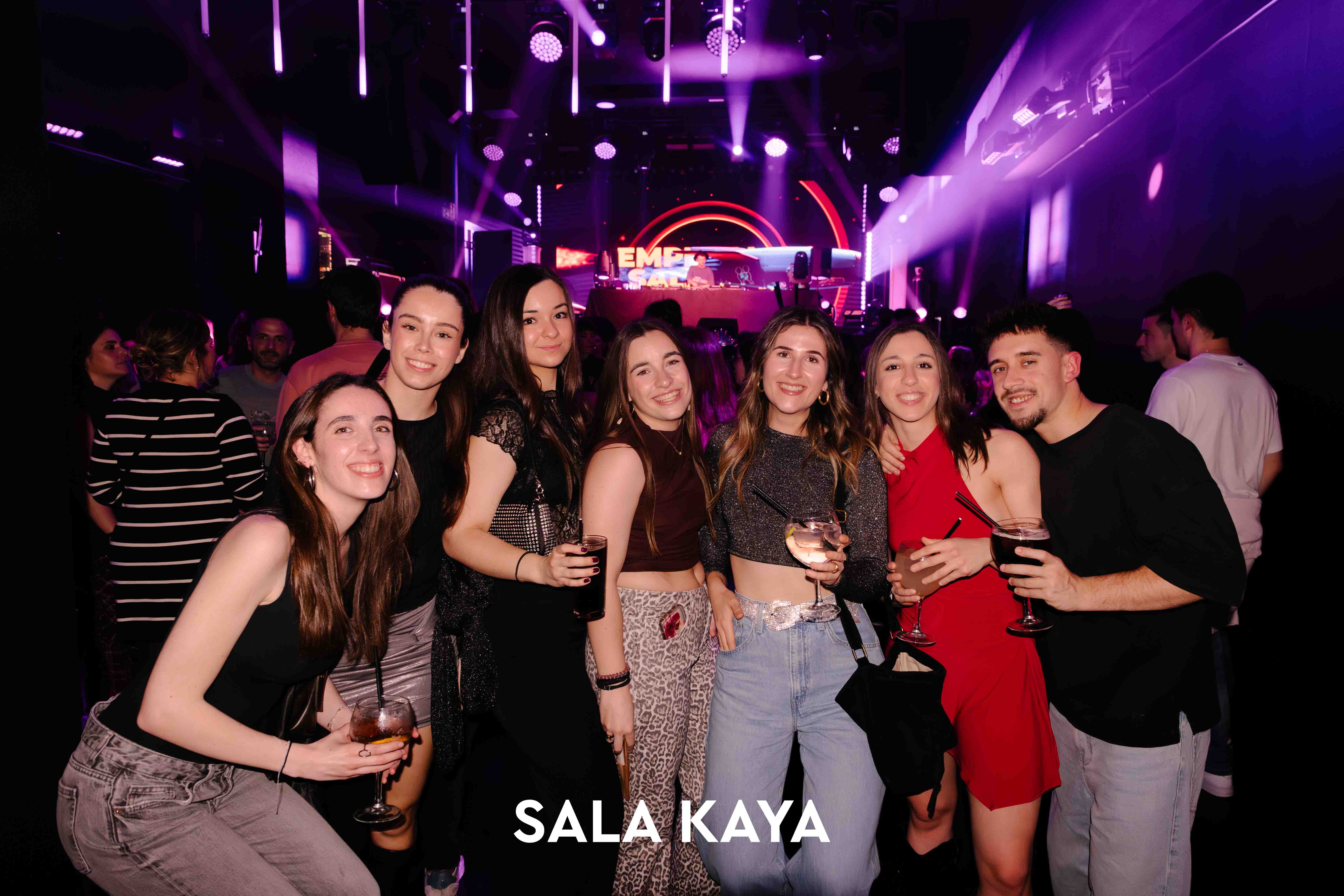 foto de público de POST HENRY MENDEZ